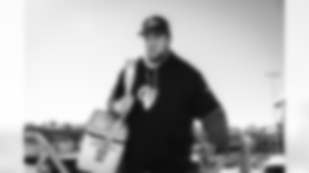 50 OL Beaux Limmer travels to Carolina for Wild Card matchup vs. Panthers