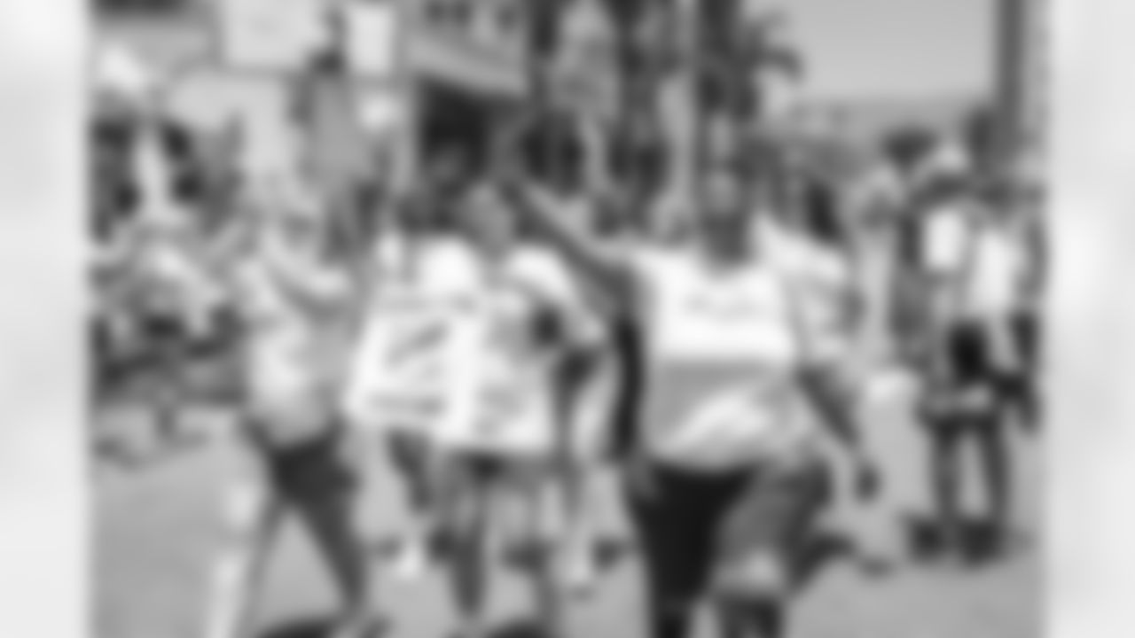 E_250608_1244_LA_Pride_Parade_23113