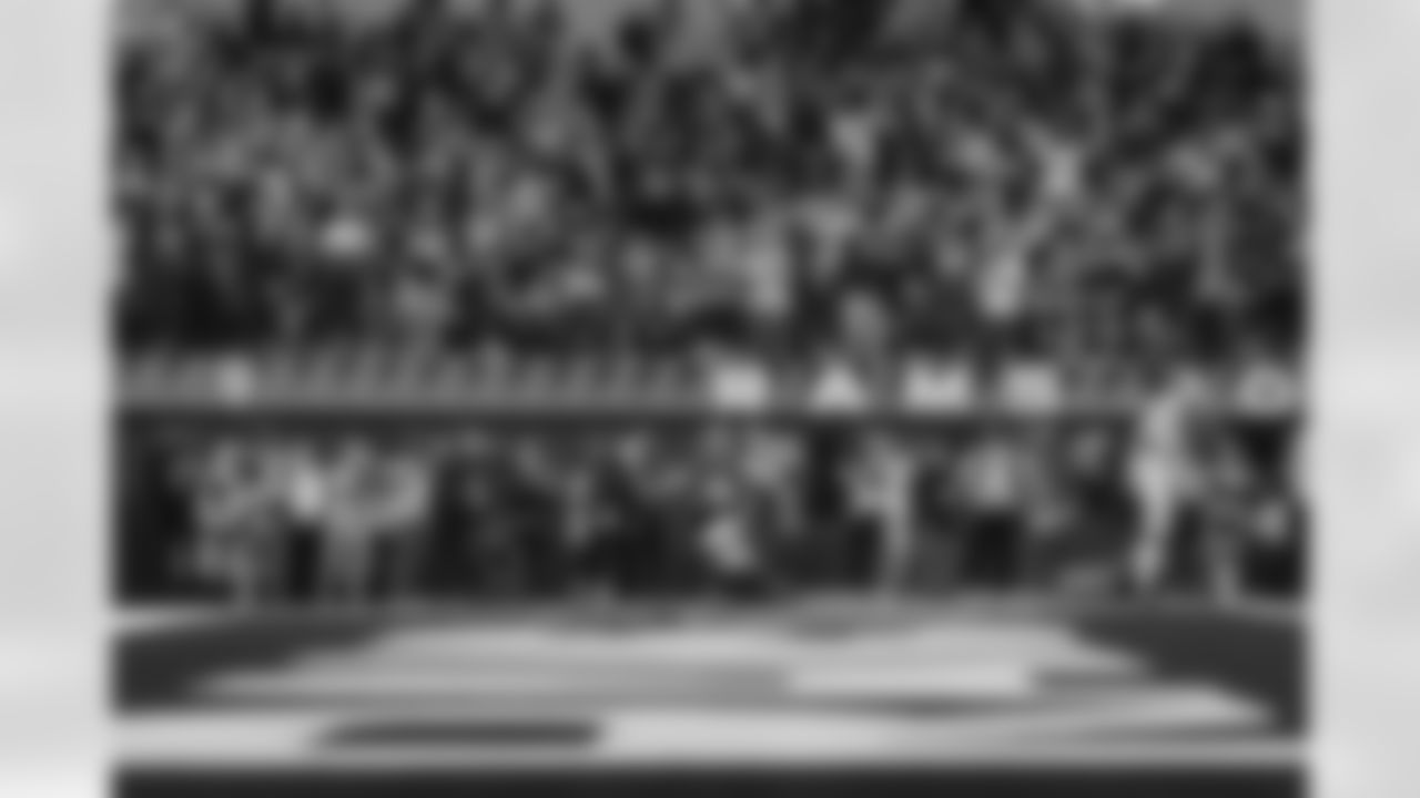 E_260104_Rams_vs_Cardinals_TE_638