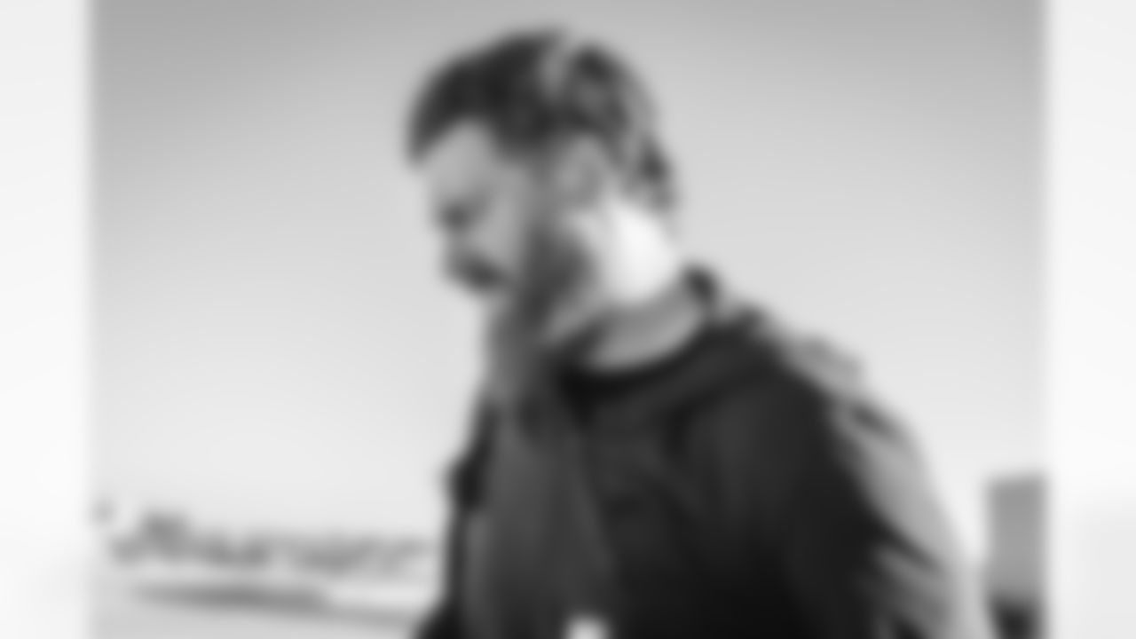 E_251206_Regular_Season_Week_14_Travel_BT_0022