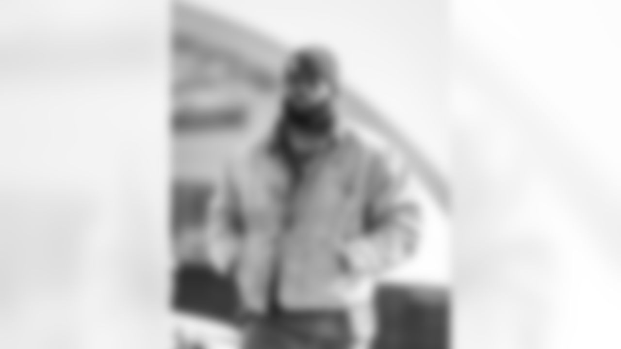 The Los Angeles Rams take on the Detroit Lions in week 15 of the 2025 NFL regular season.