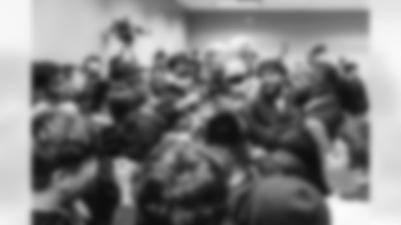 E_251118_KyrenWilliams_NELincoln_Rams_Turkey_Distribution_AD_0149