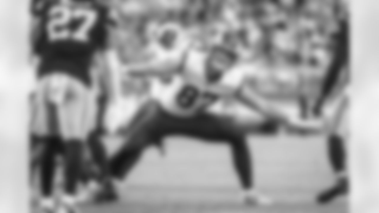 The Los Angeles Rams take on the San Francisco 49ers in week 10 of the 2025 NFL regular season.