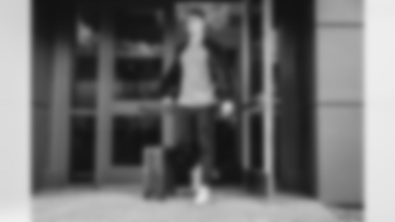 87 TE Davis Allen travels to State Farm Stadium for today's game against the Cardinals