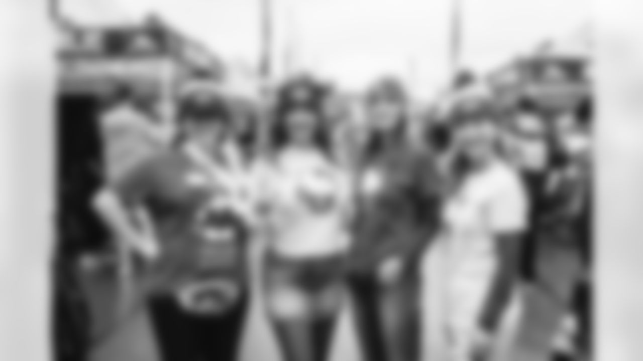 The Los Angeles Rams take on the Arizona Cardinals at SoFi Stadium in Week 18 of the 2025 season.