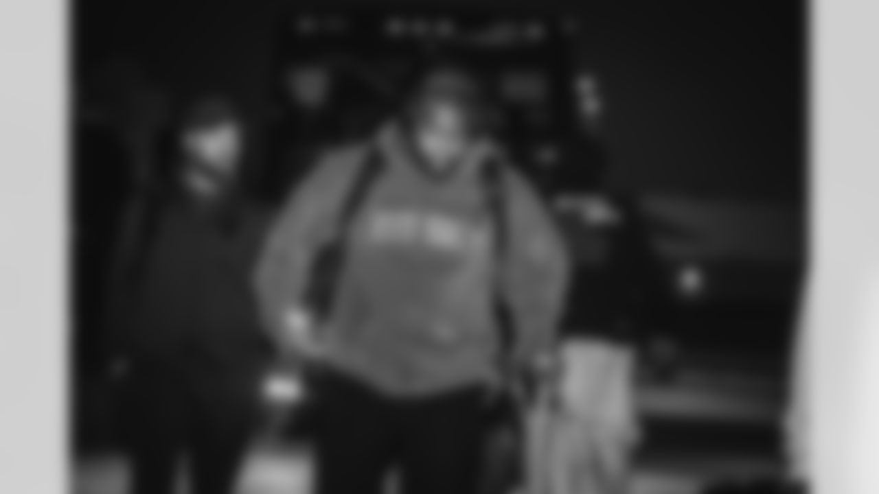 E_251217_Regular_Season_Week_16_Travel_BT_0016