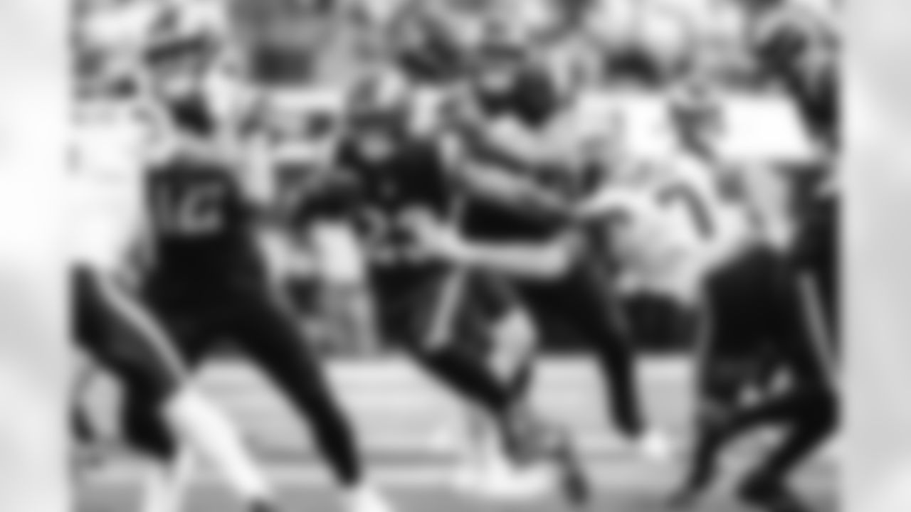 The Los Angeles Rams take on the Seattle Seahawks in week 11 of the 2025 NFL regular season.