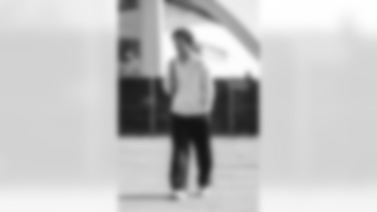 13 QB Stetson Bennett arrives at SoFi Stadium for today's matchup against the Lions