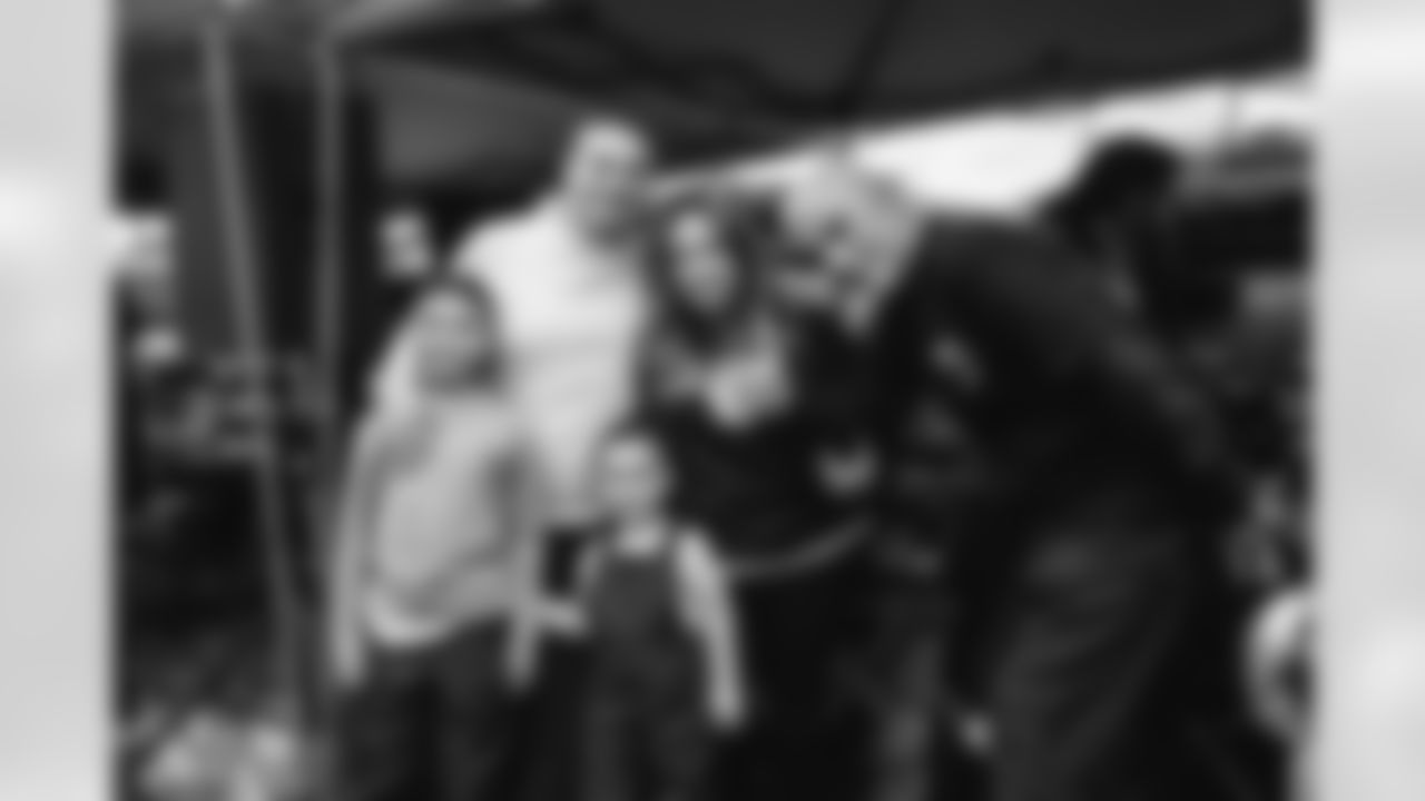 The Los Angeles Rams take on the Arizona Cardinals at SoFi Stadium in Week 18 of the 2025 season.