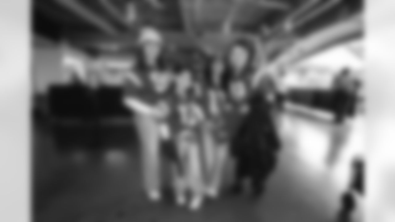 E_260104_Rams_vs_Cardinals_TE_048