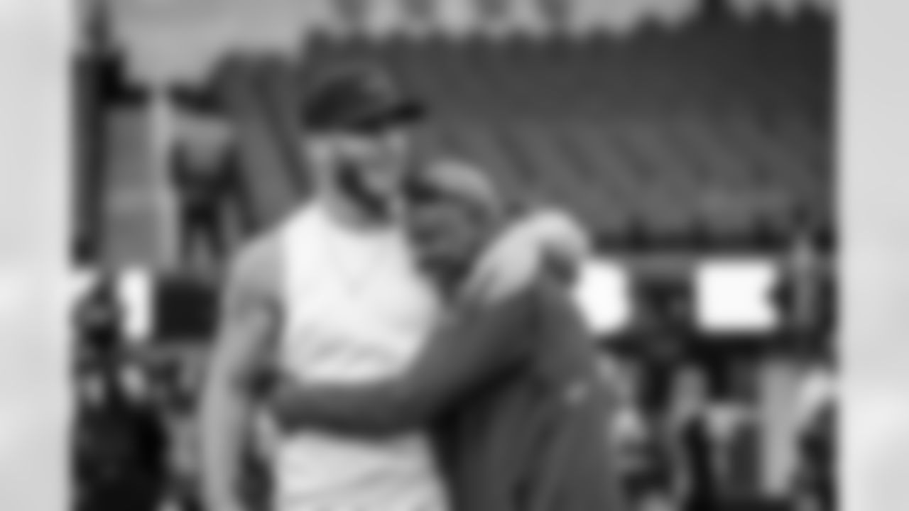 Wide receivers coach Eric Yarber meets up with Seahawks WR Cooper Kupp pregame ahead of the Rams vs. Seahawks Week 11 matchup