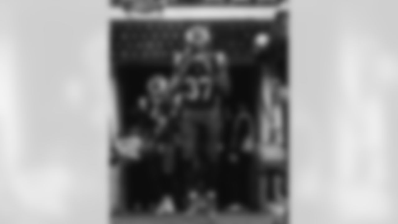 The Los Angeles Rams take on the Seattle Seahawks in week 11 of the 2025 NFL regular season.