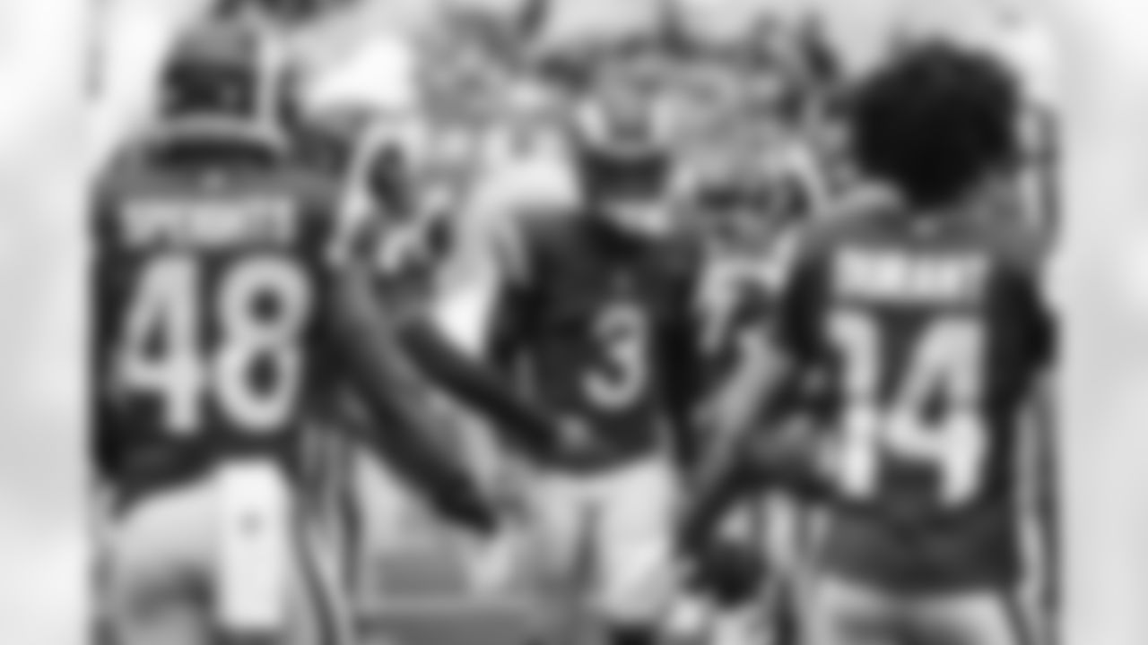 E_260104_Rams_vs_Cardinals_TE_297