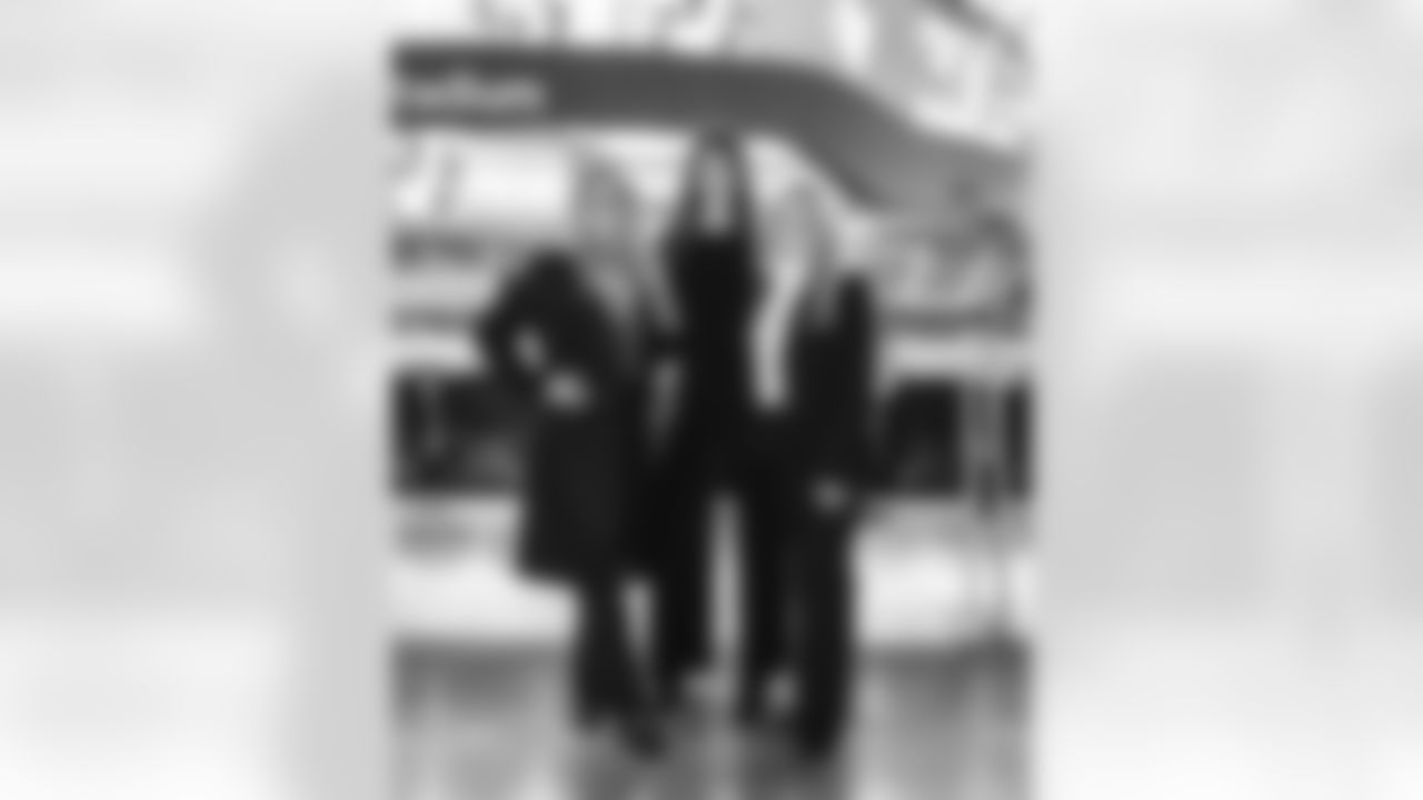 The Los Angeles Rams take on the Arizona Cardinals in week 18 of the 2025 NFL regular season.