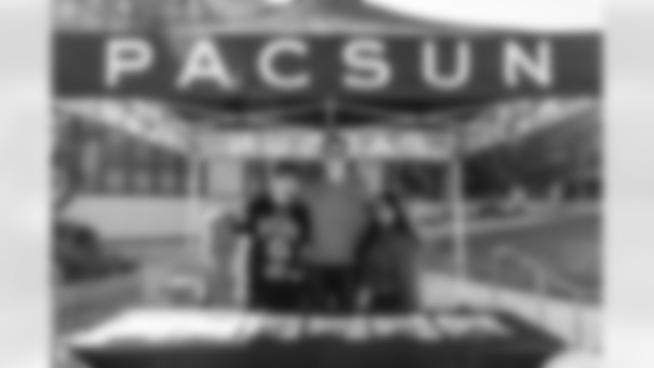 251219_Pacsun_Loads_Of_Love_RH_00015