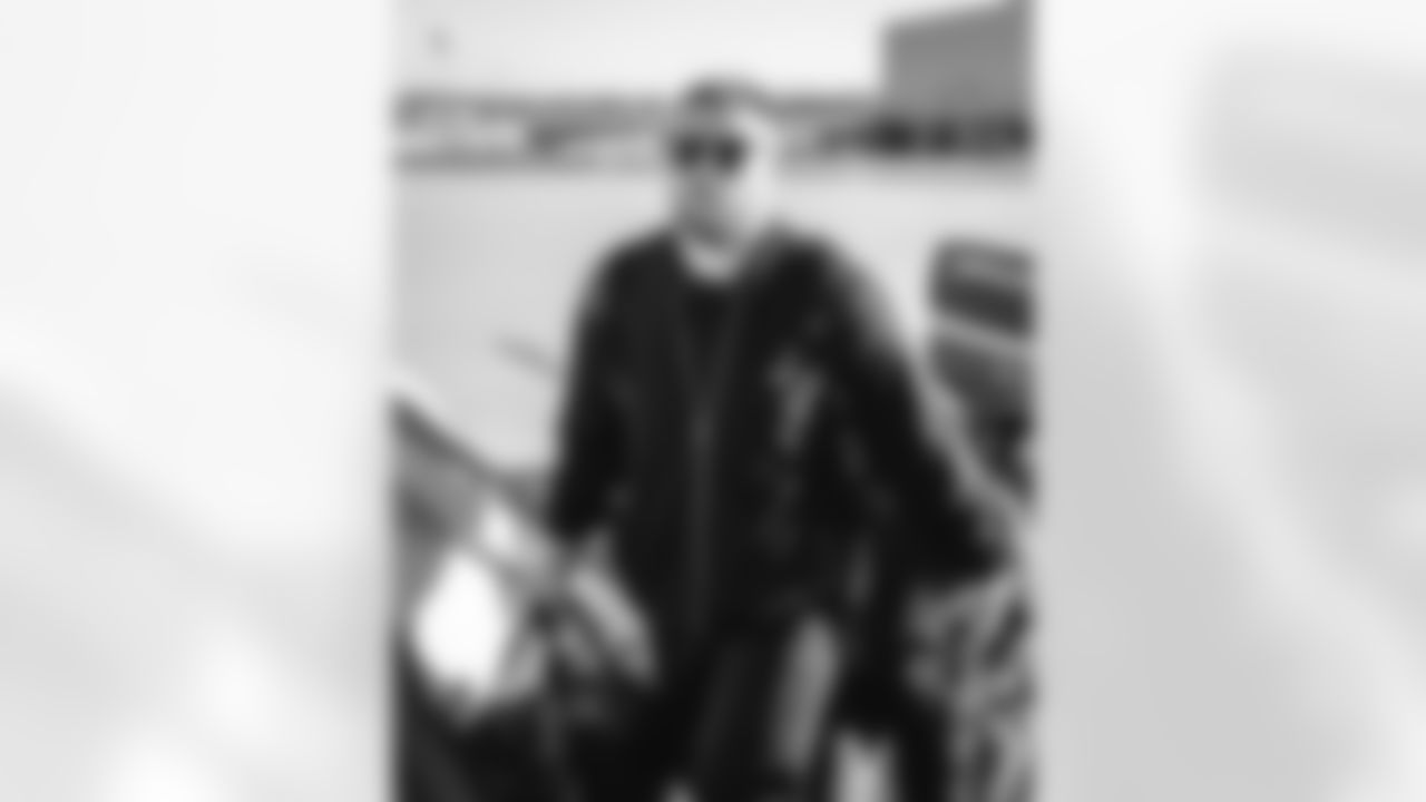 E_251206_Regular_Season_Week_14_Travel_BT_0020