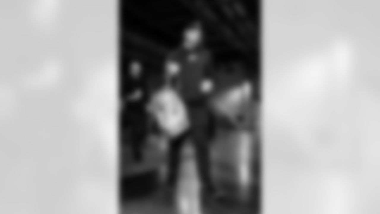 89 TE Tyler Higbee arrives at SoFi Stadium for today's matchup against the Seahawks