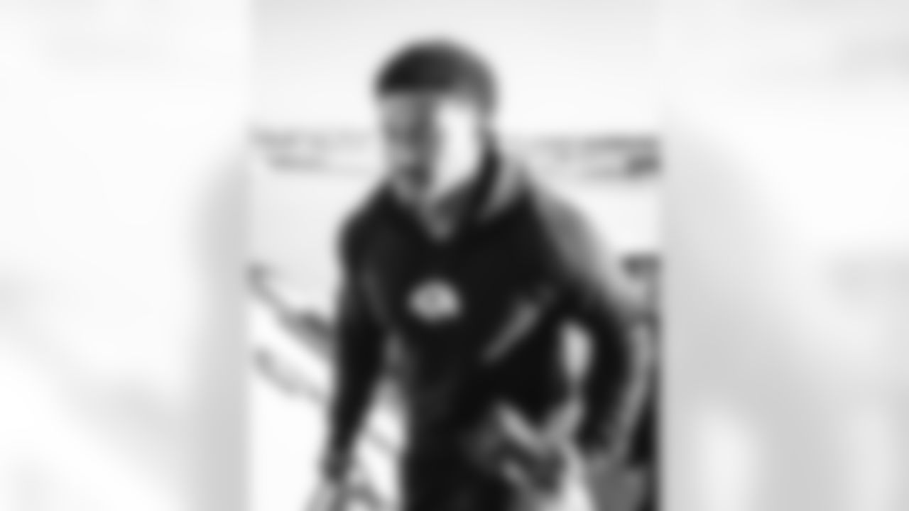 E_251206_Regular_Season_Week_14_Travel_BT_0072