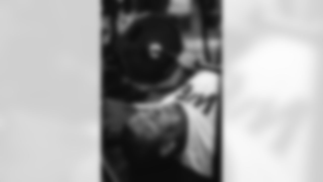 E_TOW18449