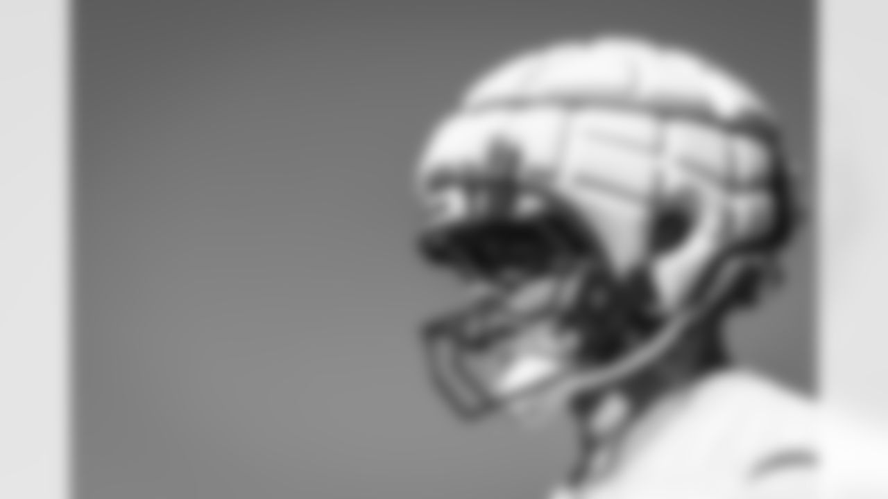 E_251008_Regular_Season_Week6_Practice_BT_0737