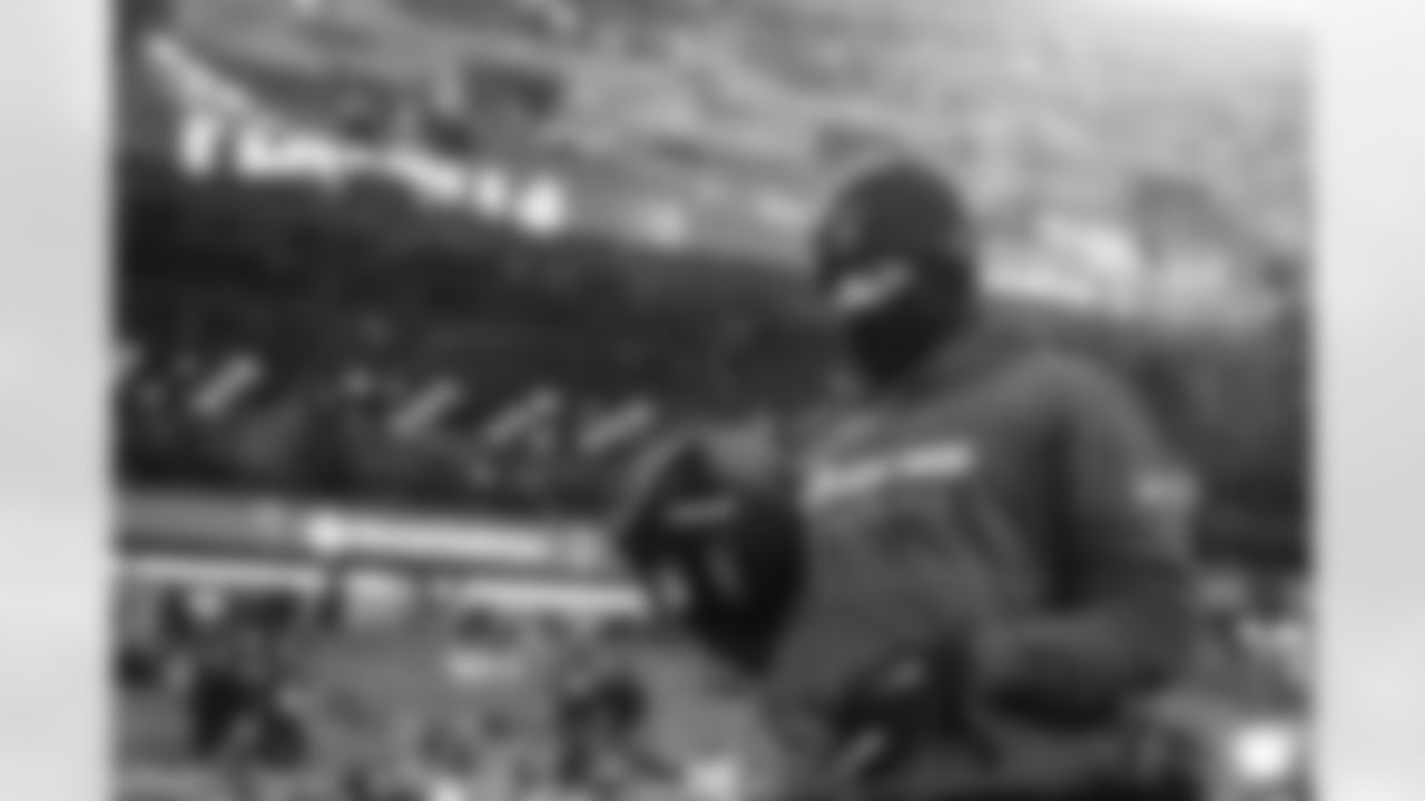 The Los Angeles Rams take on the Chicago Bears in the divisional round of the 2025 NFL post season.