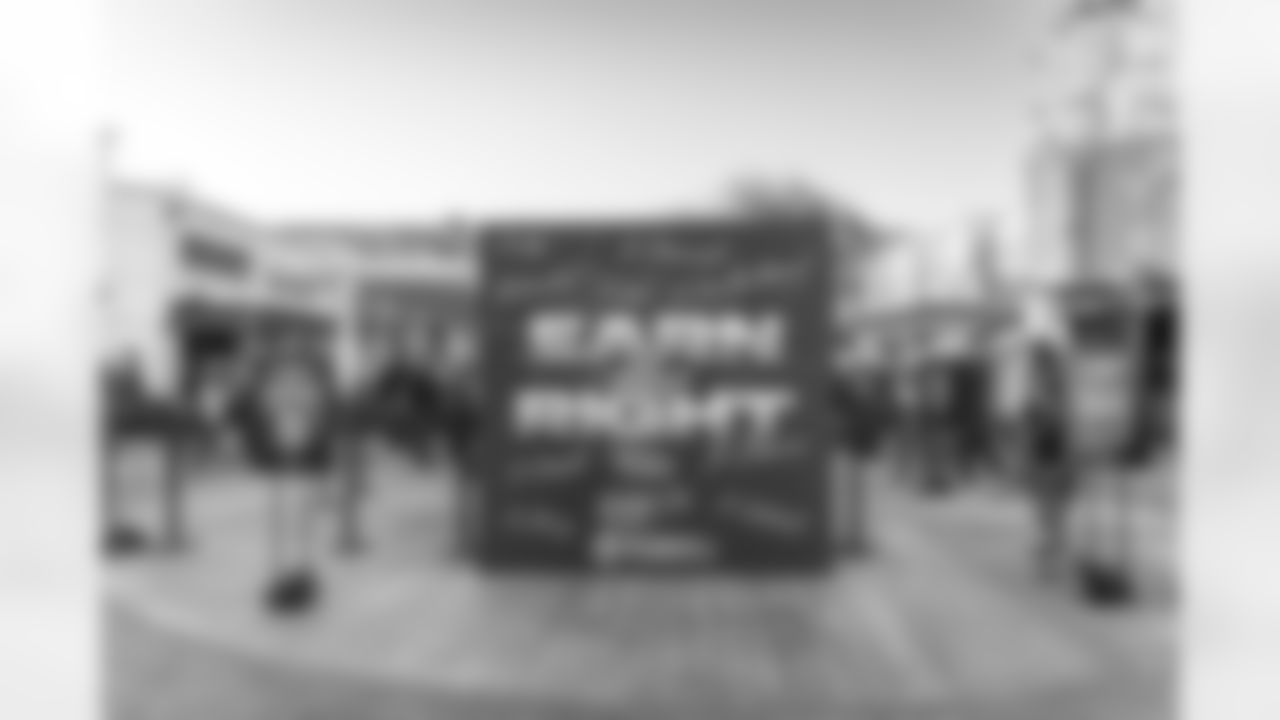 E_260115_Experiential_Playoff_Activation_AD_0014