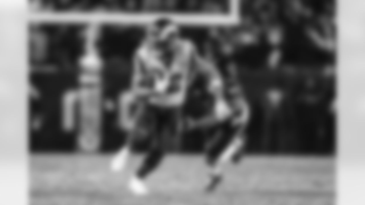 The Los Angeles Rams take on the Chicago Bears in the divisional round of the 2025 NFL post season.