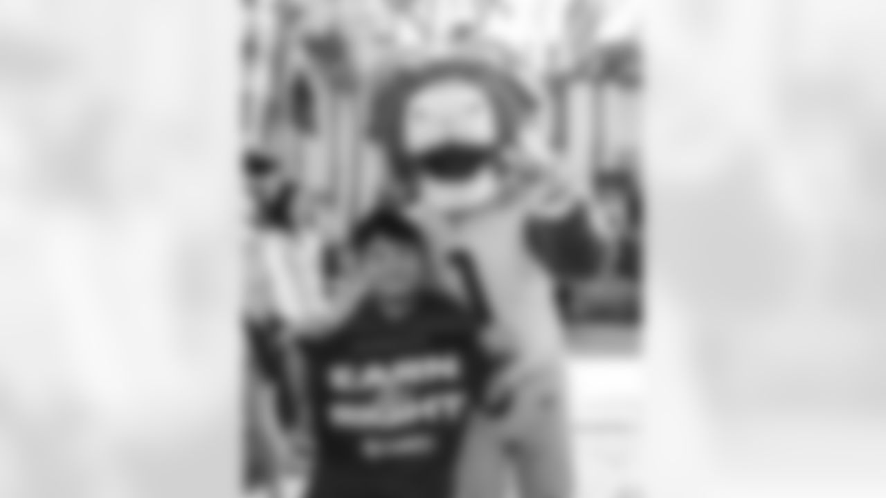 E_260117_Experiential_Playoffs_Activation_JB_0077