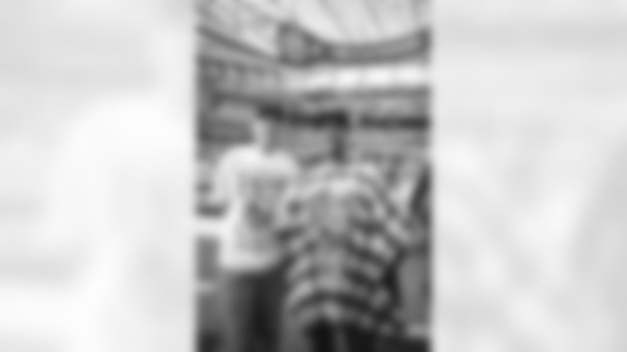 E_251102_Rams_Vs_Saints_Celebs_0005