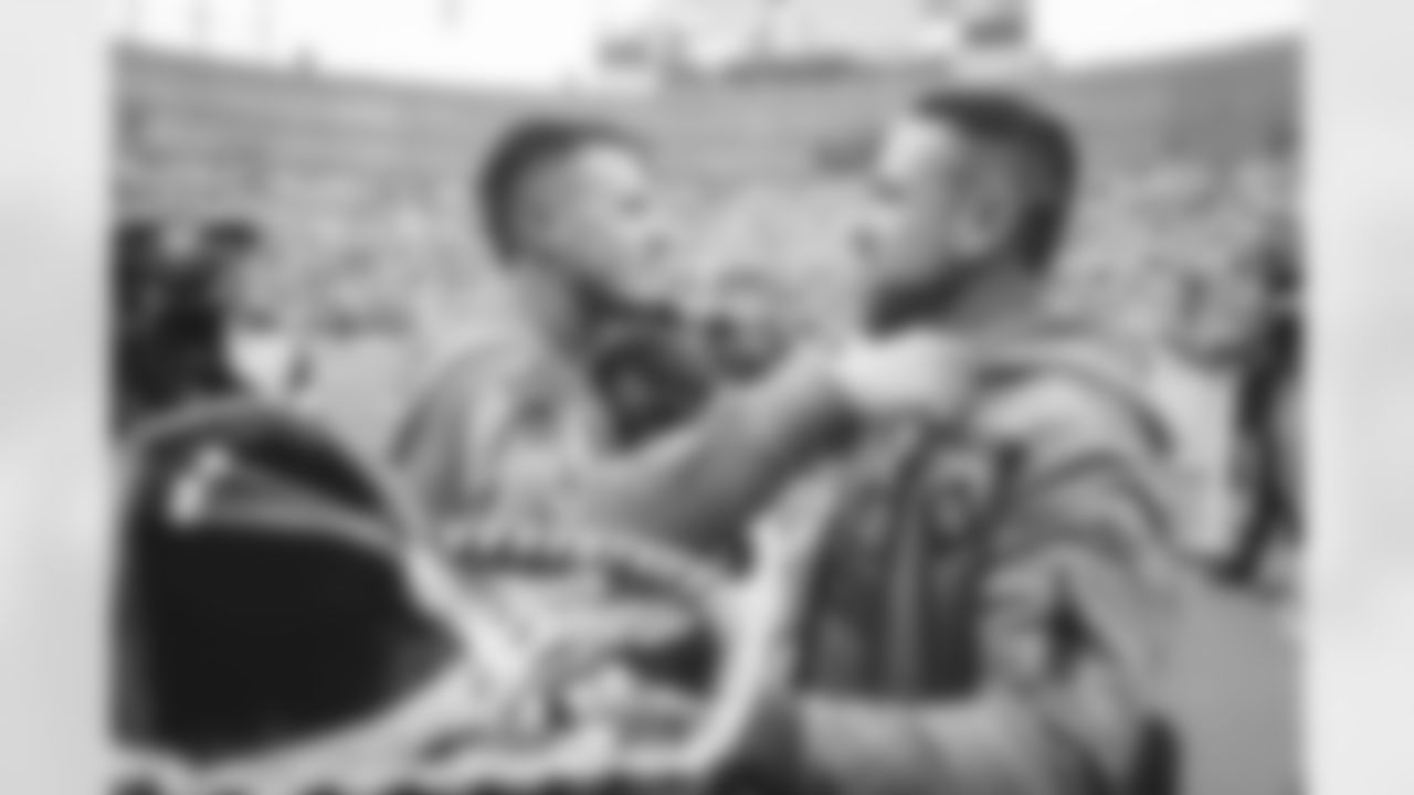 E_TOW22701_1