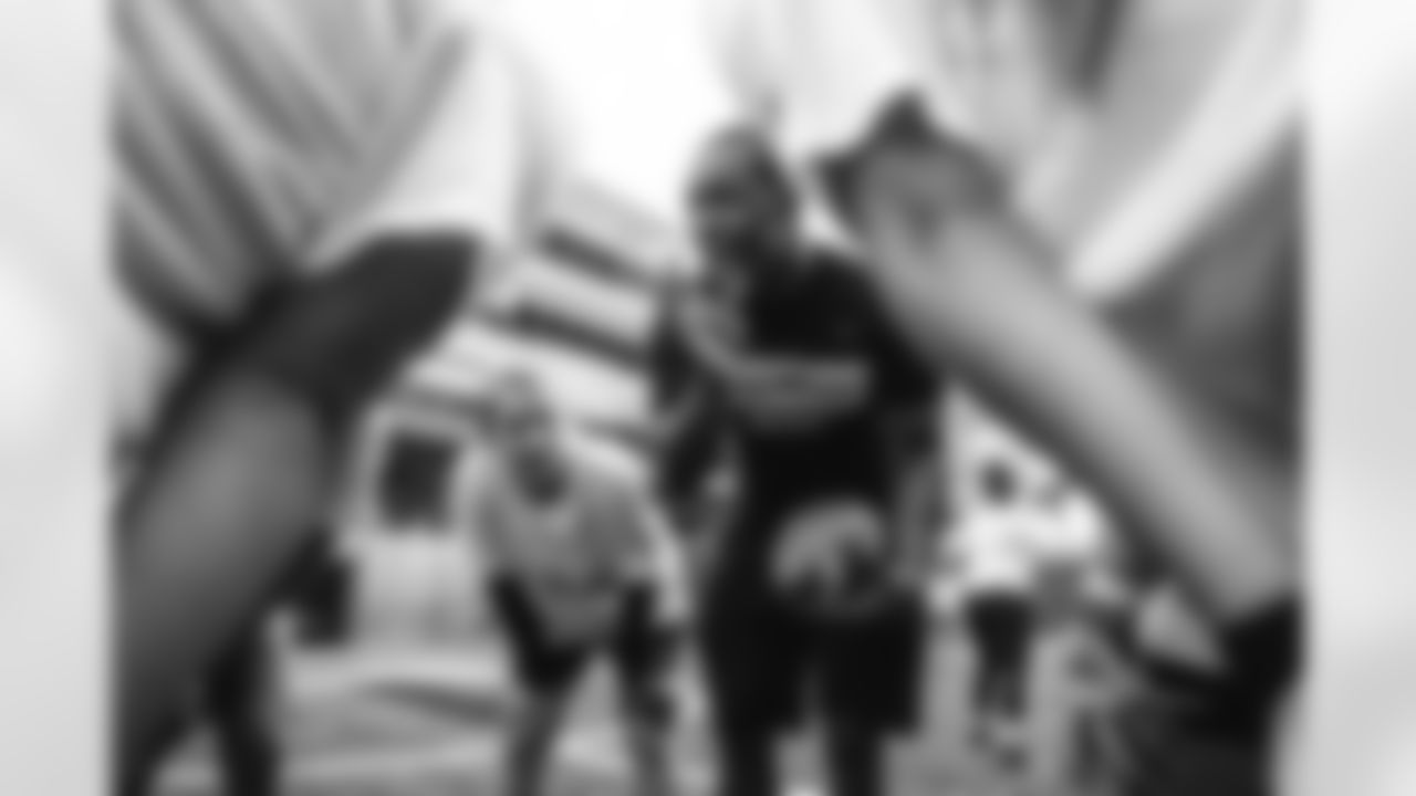 E_250301_1021_Nike_LA_Girls_Flag_Clinic_18423