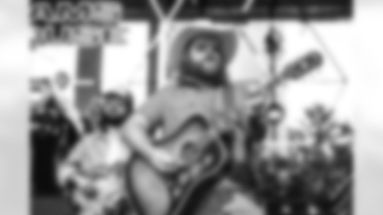 The Los Angeles Rams take on the New Orleans Saints in week 9 of the 2025 NFL regular season.