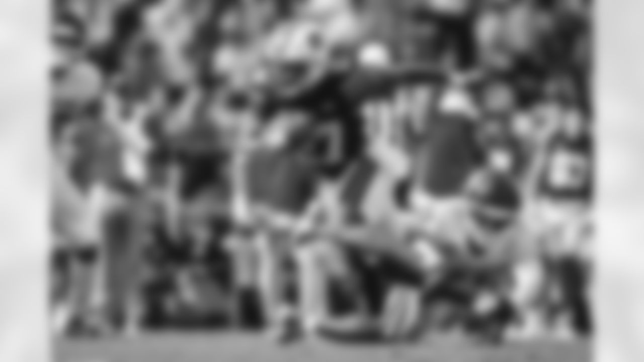 Running back Jarquez Hunter, Auburn, Round 4, Pick 117