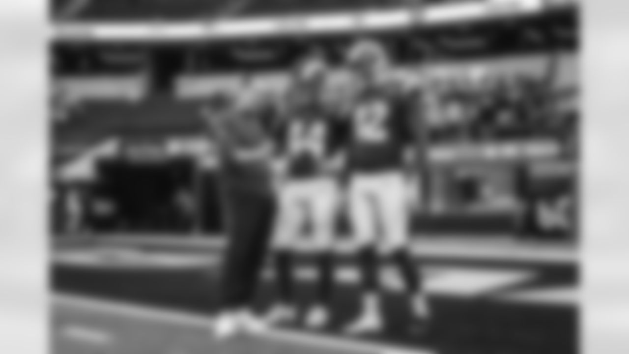 The Los Angeles Rams take on the Arizona Cardinals in week 18 of the 2025 NFL regular season.