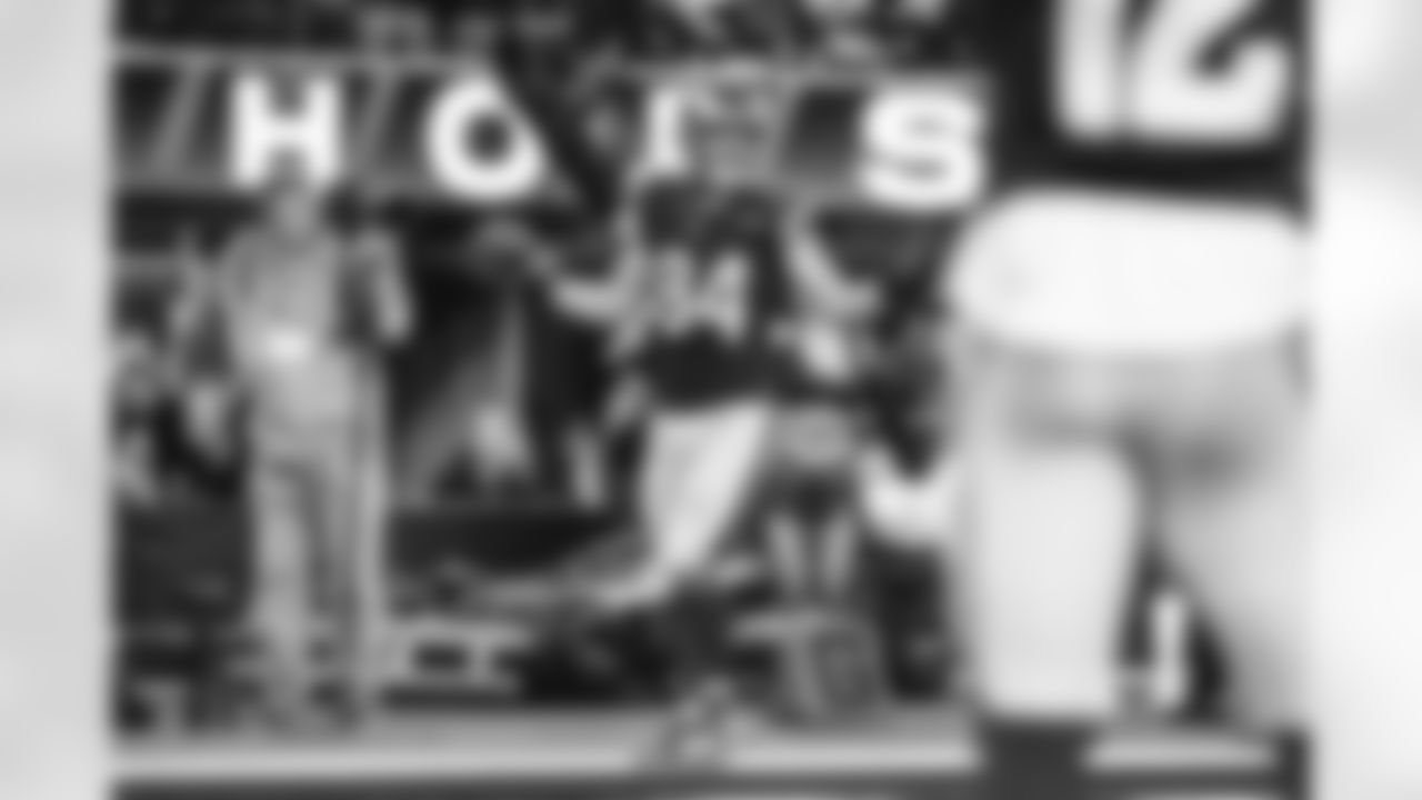 The Los Angeles Rams take on the Arizona Cardinals in week 18 of the 2025 NFL regular season.