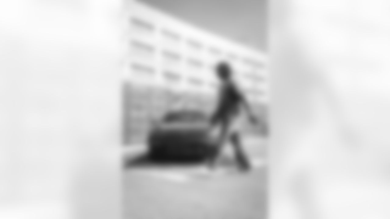 6 OLB Nick Hampton arrives at SoFi Stadium for today's matchup against the Saints