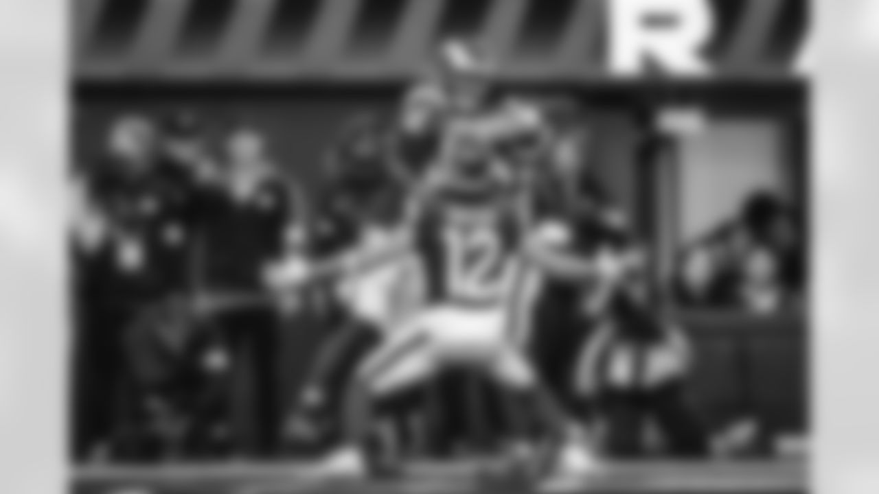 E_260104_Rams_vs_Cardinals_TE_642