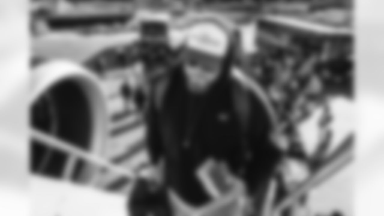 OL Coleman Shelton travels to Seattle for Sunday's NFC Championship game