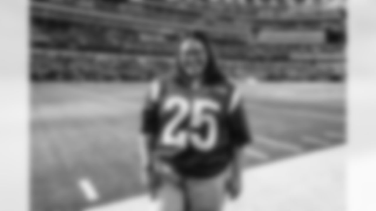 The Los Angeles Rams take on the Detroit Lions in week 15 of the 2025 NFL regular season.