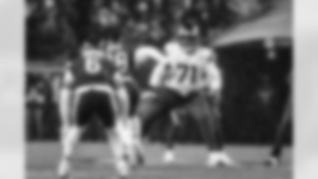 The Los Angeles Rams take on the Chicago Bears in the divisional round of the 2025 NFL post season.