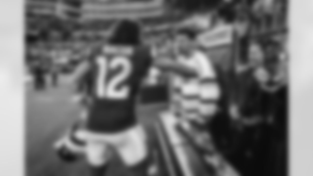 The Los Angeles Rams take on the Detroit Lions in week 15 of the 2025 NFL regular season.