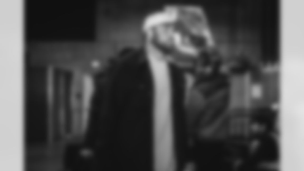 65 OL Coleman Shelton arrives at Lumen Field for Thursday Night Football vs. the Seahawks