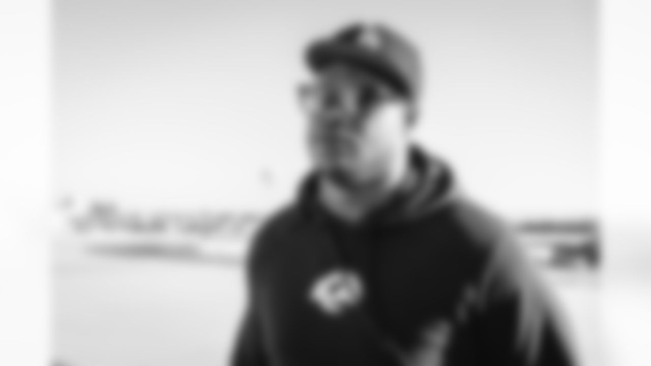 E_251206_Regular_Season_Week_14_Travel_BT_0036