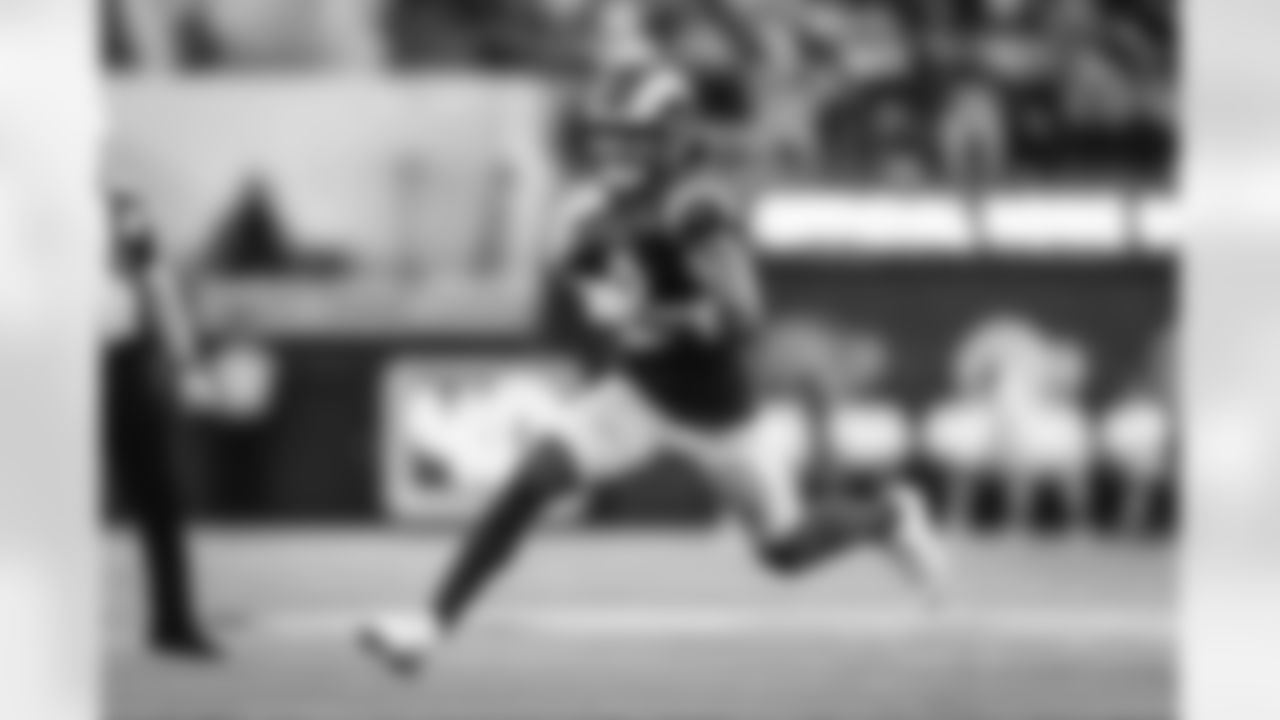 The Los Angeles Rams take on the Detroit Lions in week 15 of the 2025 NFL regular season.