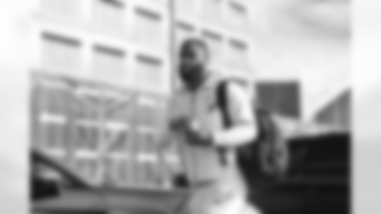 48 ILB Omar Speights arrives at SoFi Stadium for today's matchup against the Lions