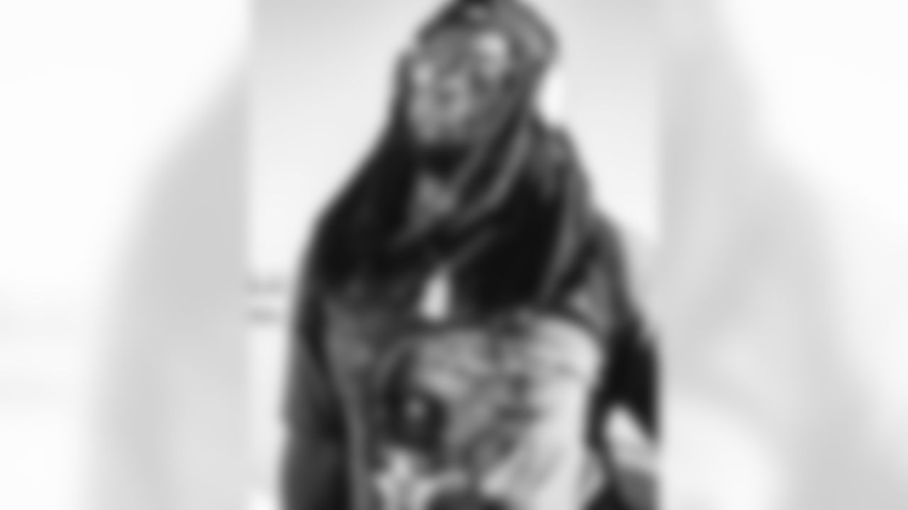 E_251206_Regular_Season_Week_14_Travel_BT_0086