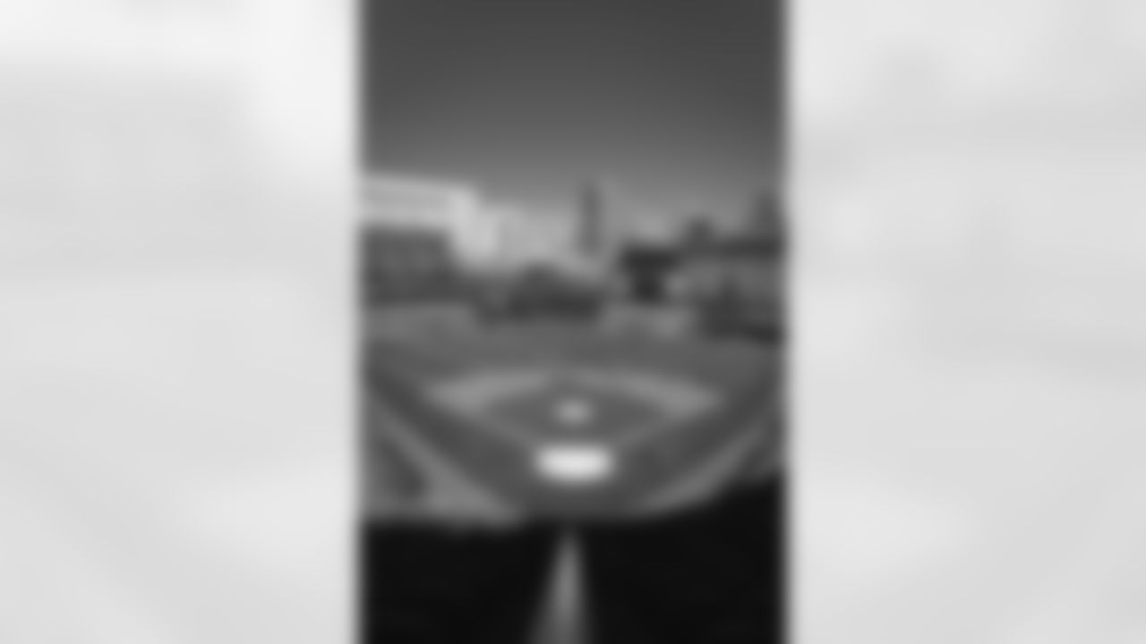 E_251016_Regular_Season_Week7_Practice_AD_0040