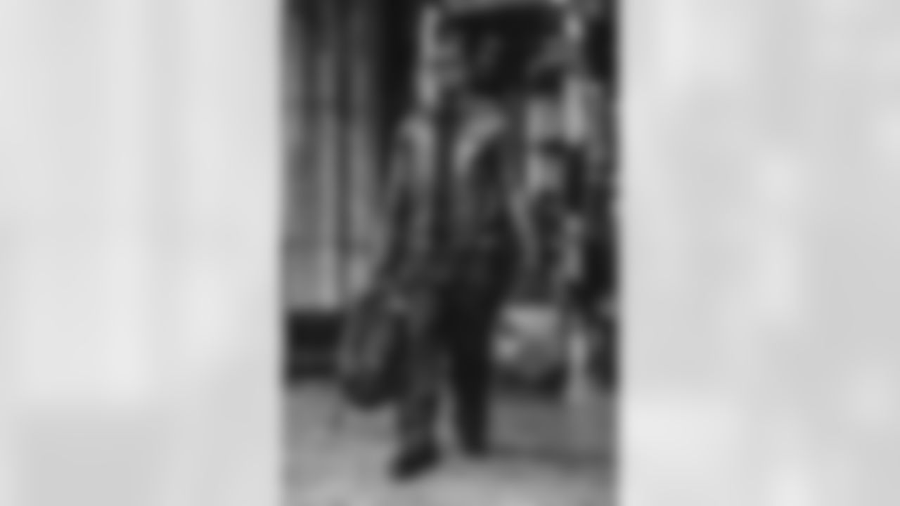 19 WR Xavier Smith travels to Soldier Field for divisional playoff game vs. Bears