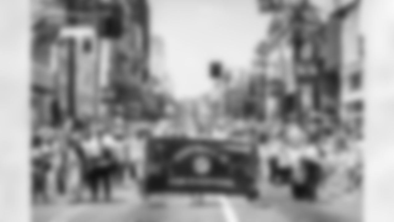 E_250608_1228_LA_Pride_Parade_14144