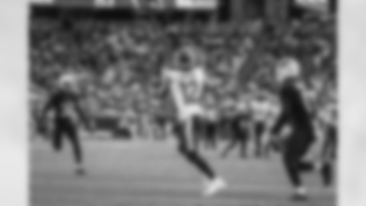 The Los Angeles Rams take on the Arizona Cardinals in week 14 of the 2025 NFL regular season.